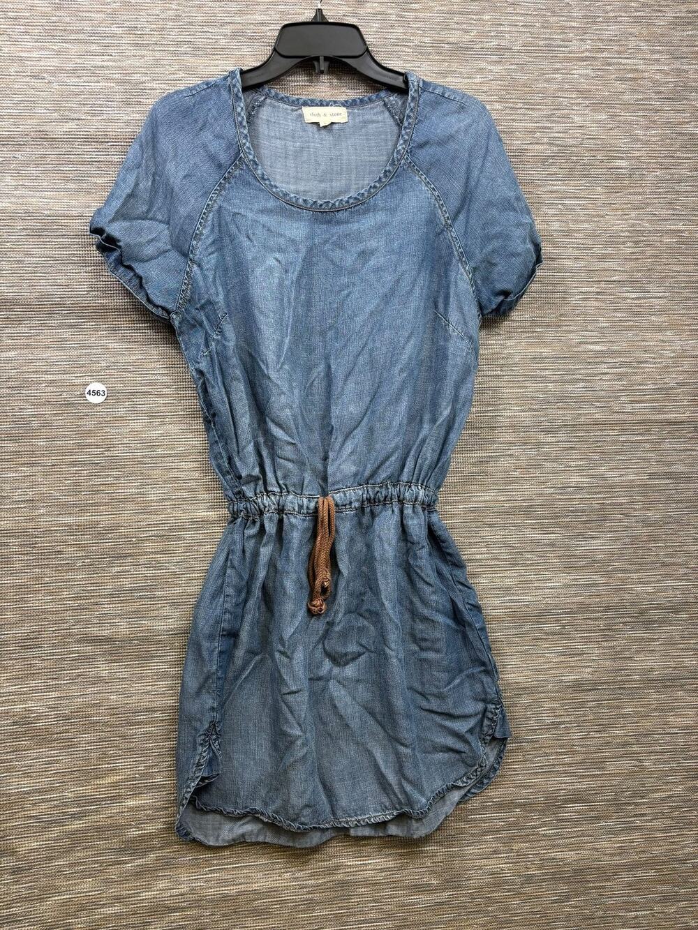 Cloth & Stone Dress Womens M Blue Chambray Scoop Neck Drawstring Short Sleeve